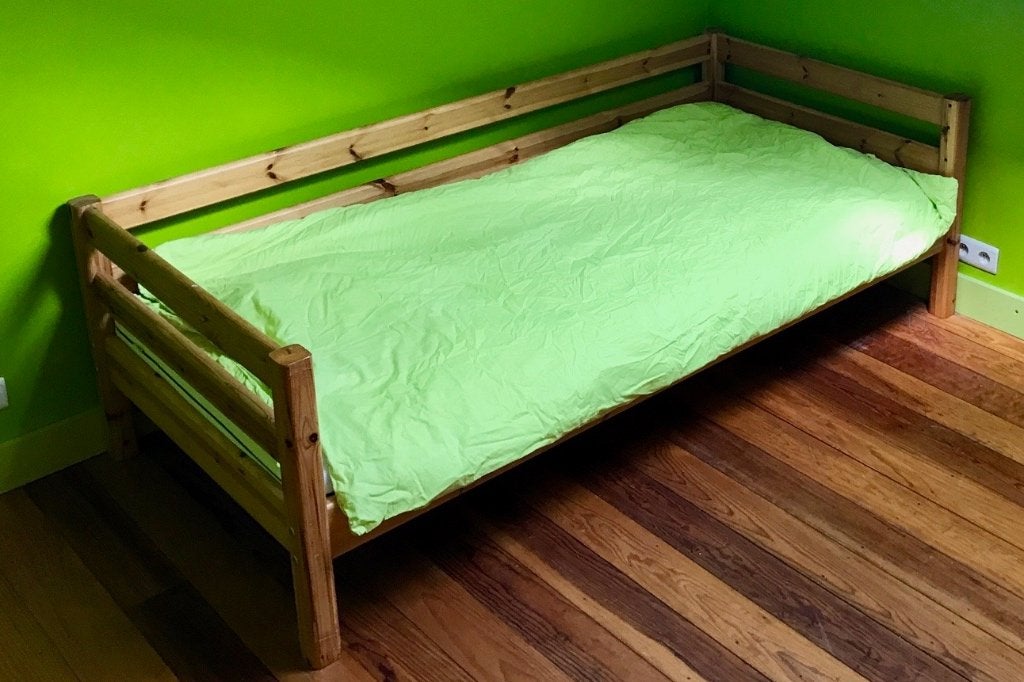Lit FLEXA en pin massif, 90  200 cm avec rehausse, 90 cm, Beige, Une personne, Enlèvement