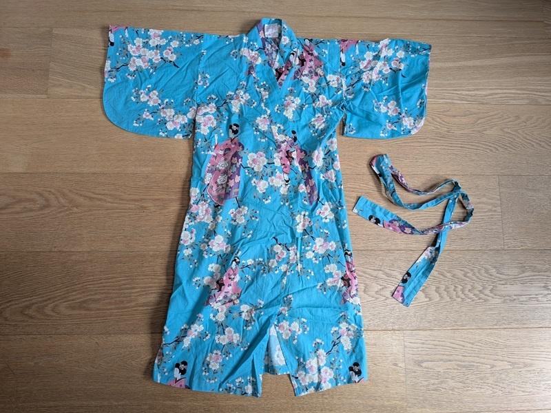 déguisement - vrai kimono du Japon - t. 134-140 (9-10 ans), Ophalen, Zo goed als nieuw