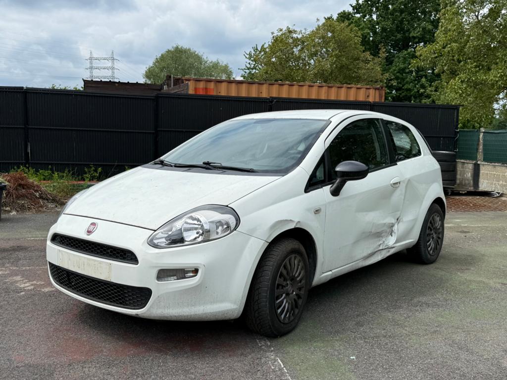 Fiat Punto 1.2i//2014//120.000km//1erMain, Auto's, Voorwielaandrijving, Euro 5, Stof, Zwart