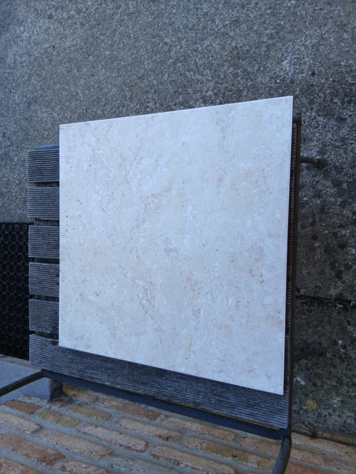 21 carrelages intérieurs 40/40 blanc,beige marbré  brillants, Enlèvement