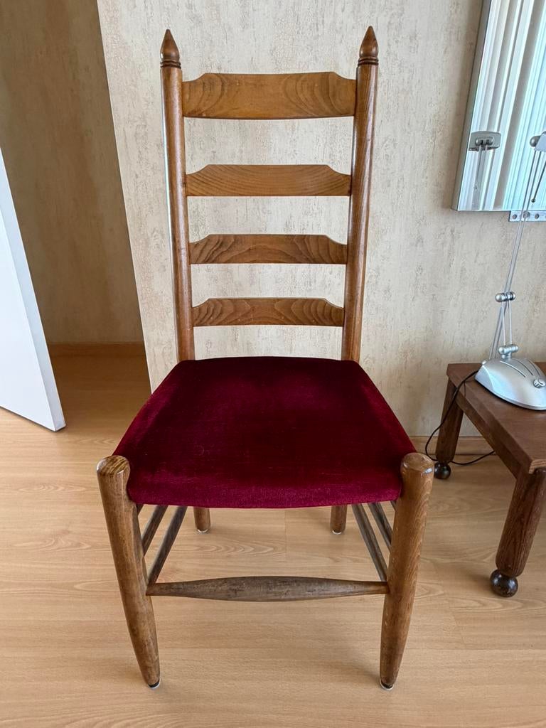 8 stoelen, Enlèvement