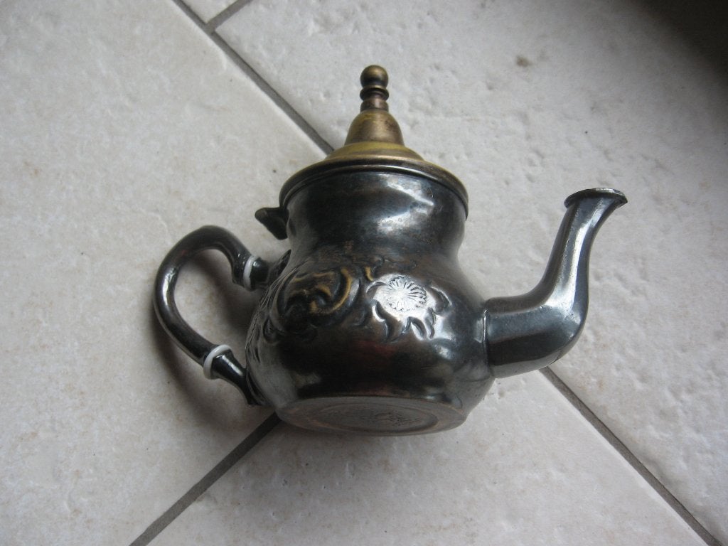 Superbe petite théière marocaine Moulayhass, Enlèvement ou Envoi, Bronze