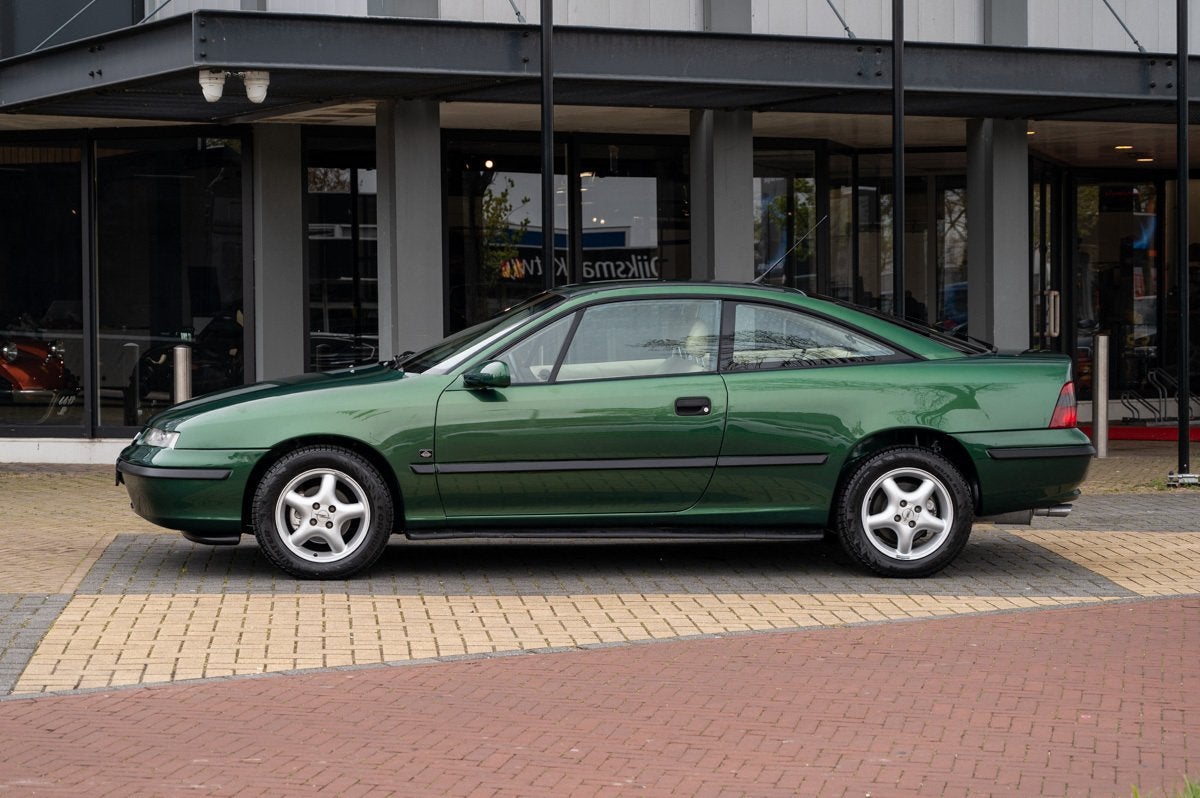 Opel Calibra 2.0i 16V (bj 1996), Auto's, Oldtimers, Beige, Overige kleuren, 136 pk, Leder