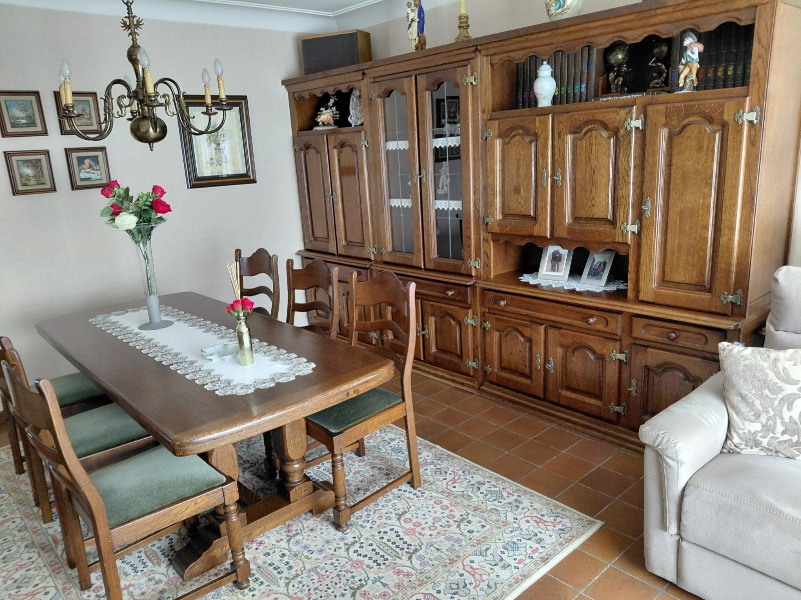 eetkamer eik, Ophalen