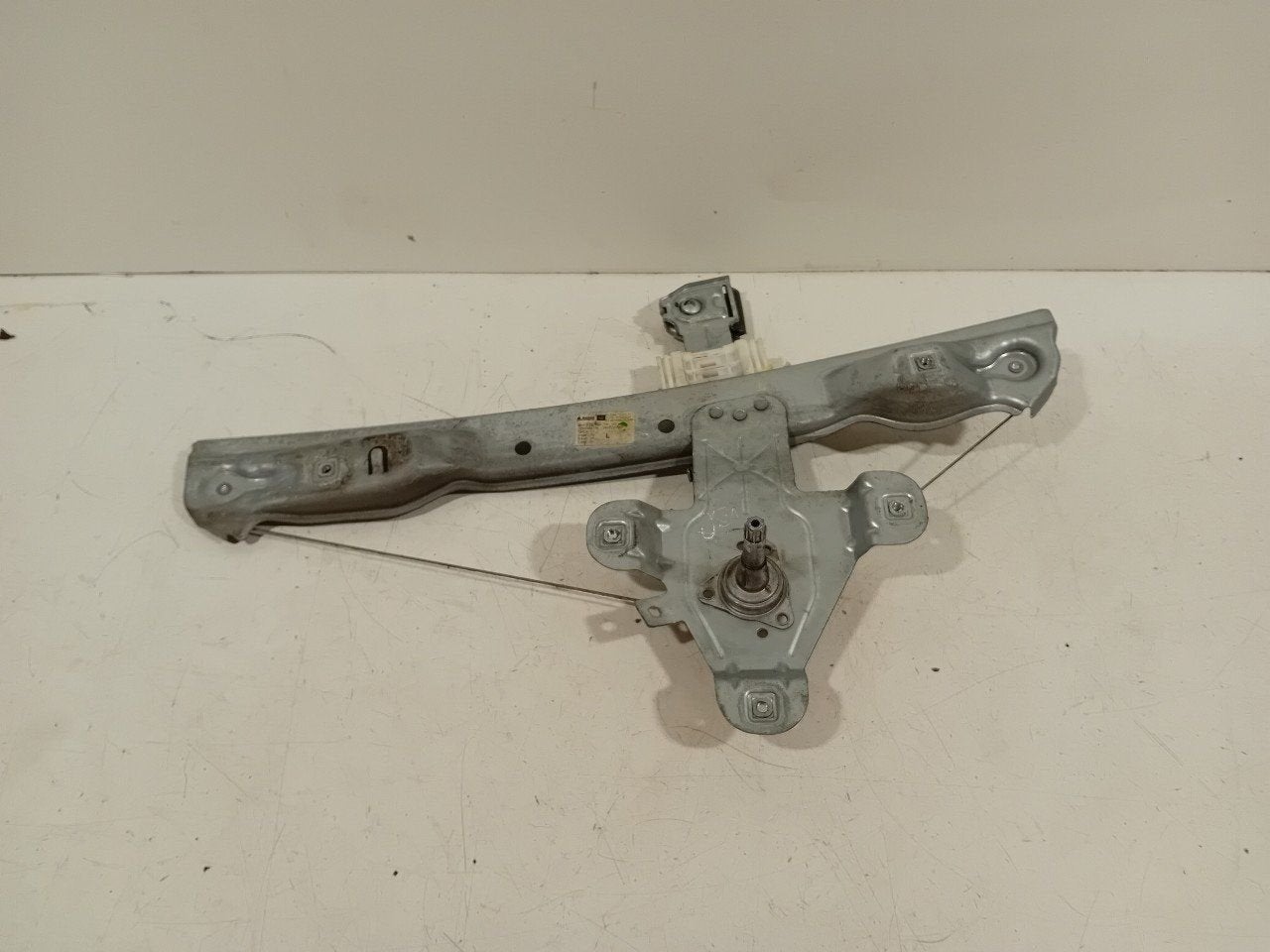 Raammechaniek links achter Opel Meriva, Onderdelen@venauto.nl, Van der Ven Autorecycling B.V., Ettenseweg 76, 4706 PB Roosendaal, The Netherlands
