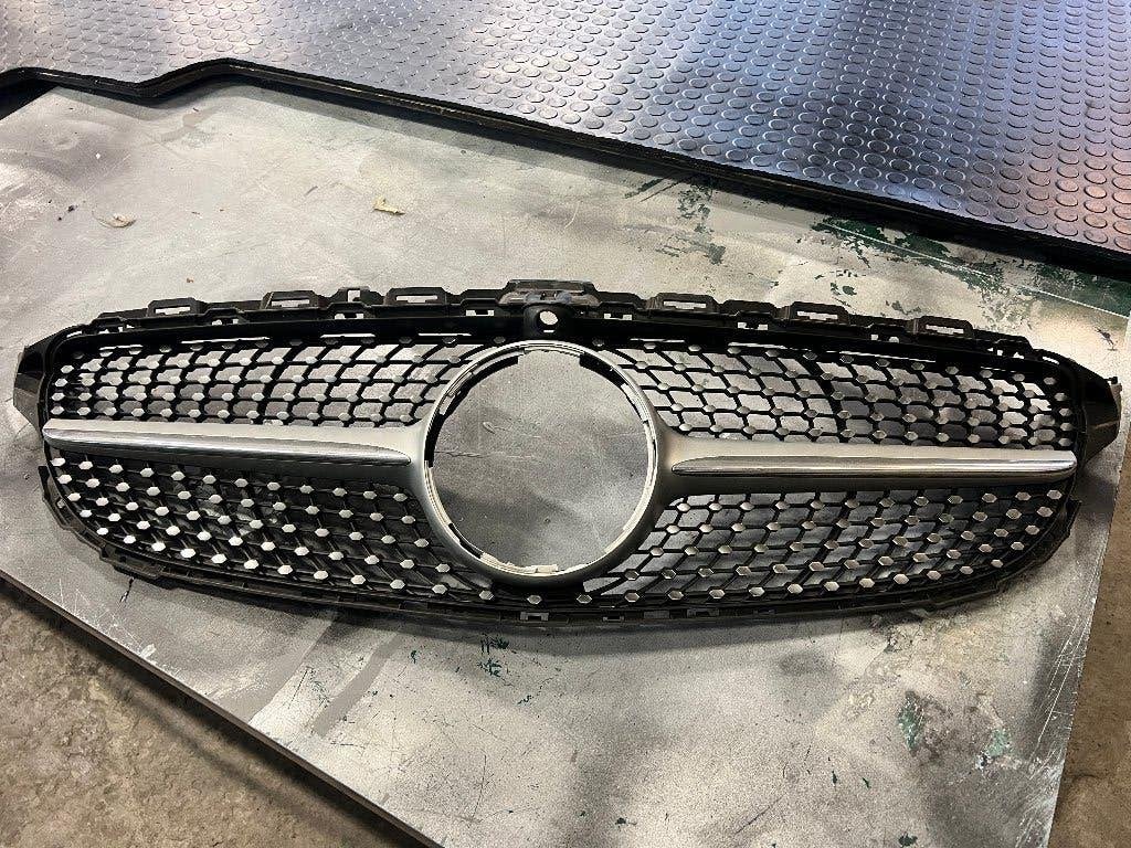 Diamond Grill Mercedes C klasse W205, Auto-onderdelen, Ophalen of Verzenden, Gebruikt, Mercedes-Benz