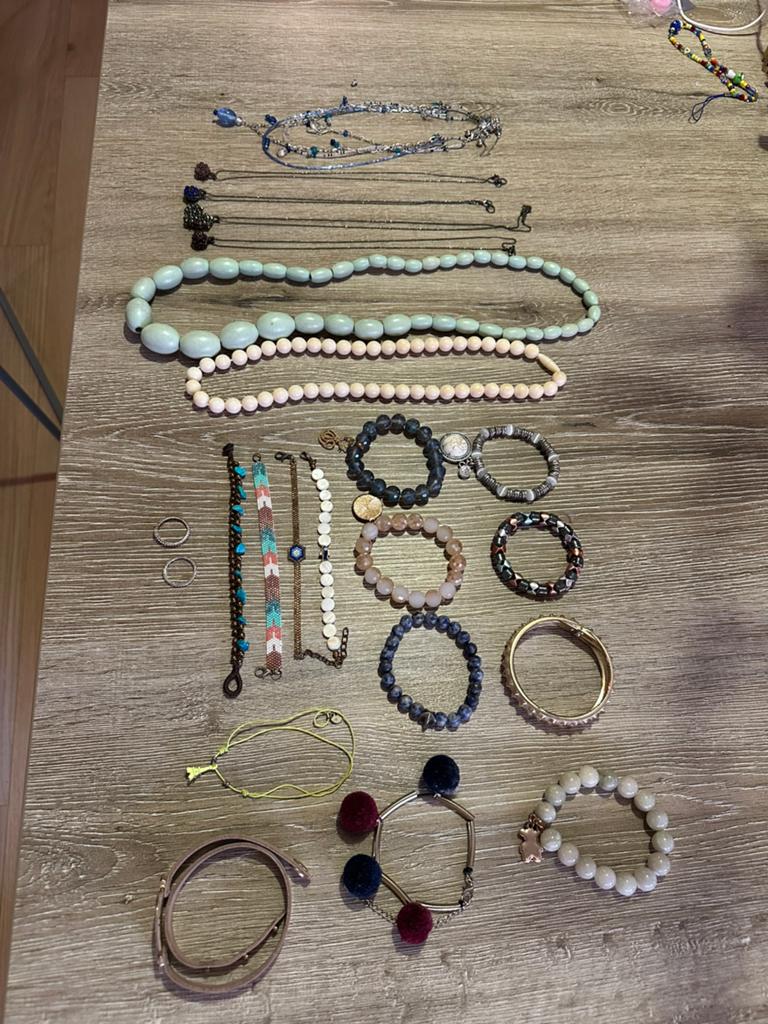 Alles samen voor 5 euro, Handtassen en Accessoires, Armbanden, Ophalen, Zo goed als nieuw