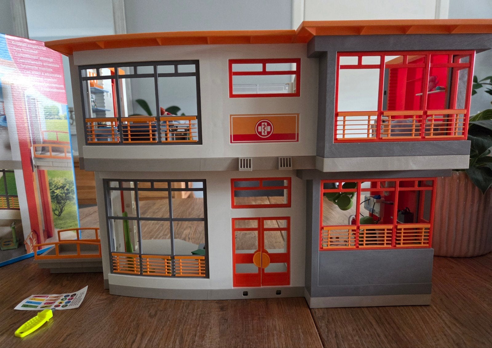 Playmobil volledig ingericht kinderziekenhuis. 6657, Ophalen, Gebouw, Complete set, Zo goed als nieuw