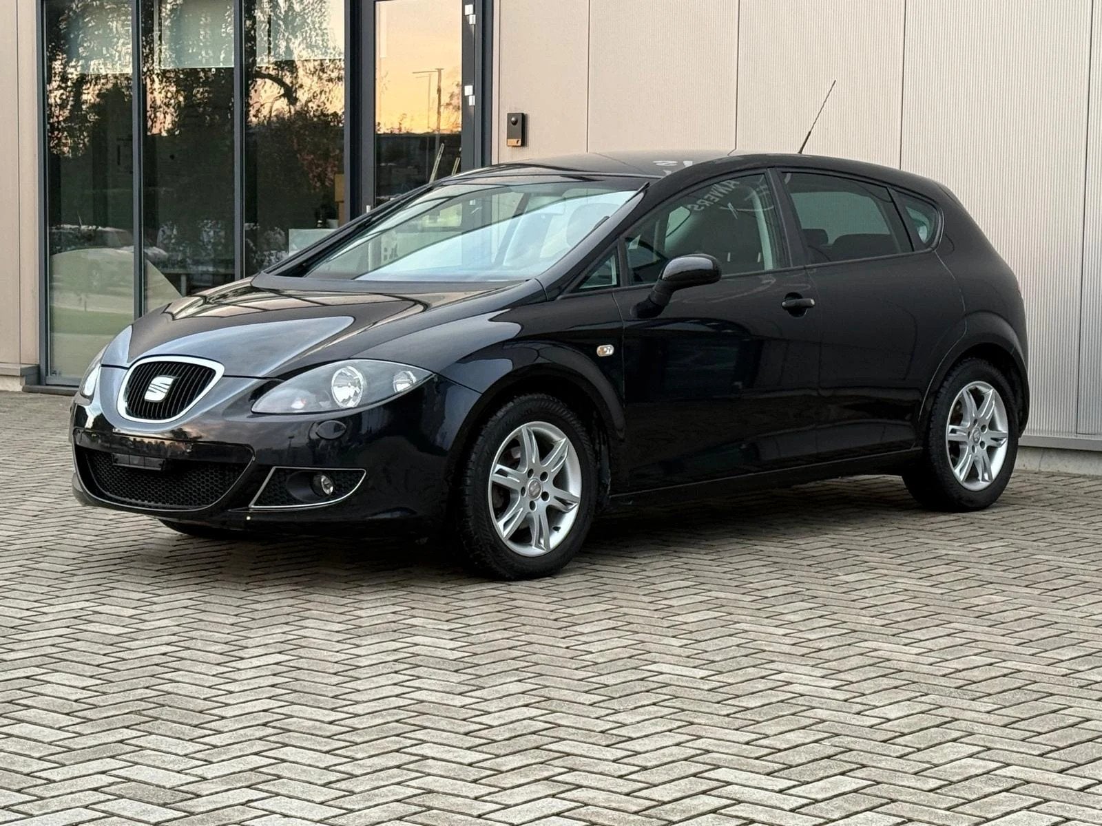 SEAT LEON ESSENCE /79838KM/CONTRÔLÉ/LEZ OK, Autos, 75 kW, Achat, 1280 kg, Entreprise