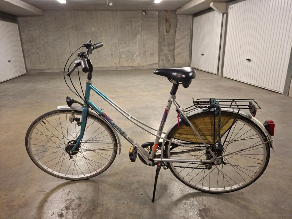 Gazelle damesfiets, Ophalen