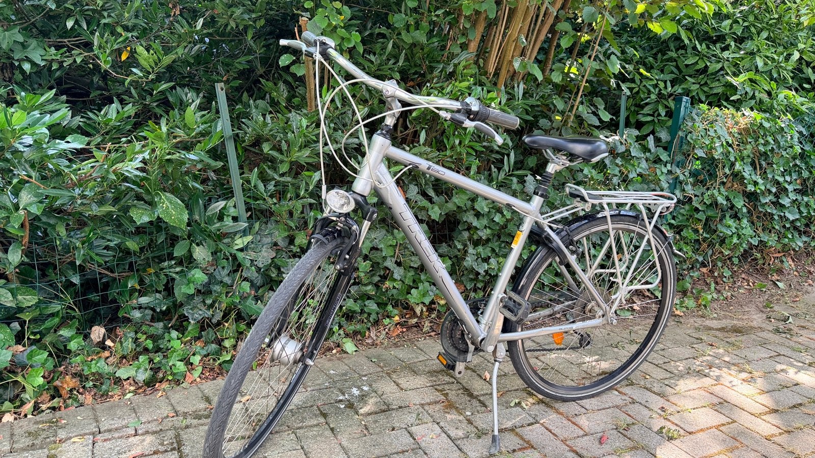 🚲 Trek T80 stadsfiets — Zeer goede staat — €100, Fietsen en Brommers, Gebruikt, Velgrem, Versnellingen, 53 tot 57 cm