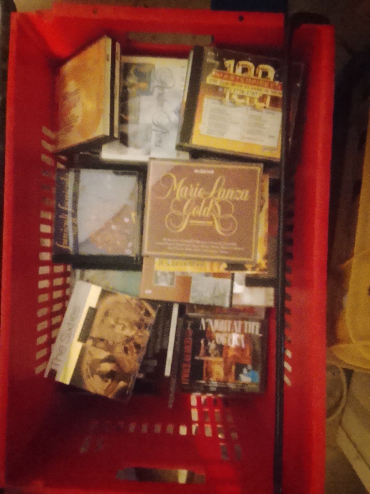 doos vol cd's klassieke muziek en nog andere cd's, Enlèvement