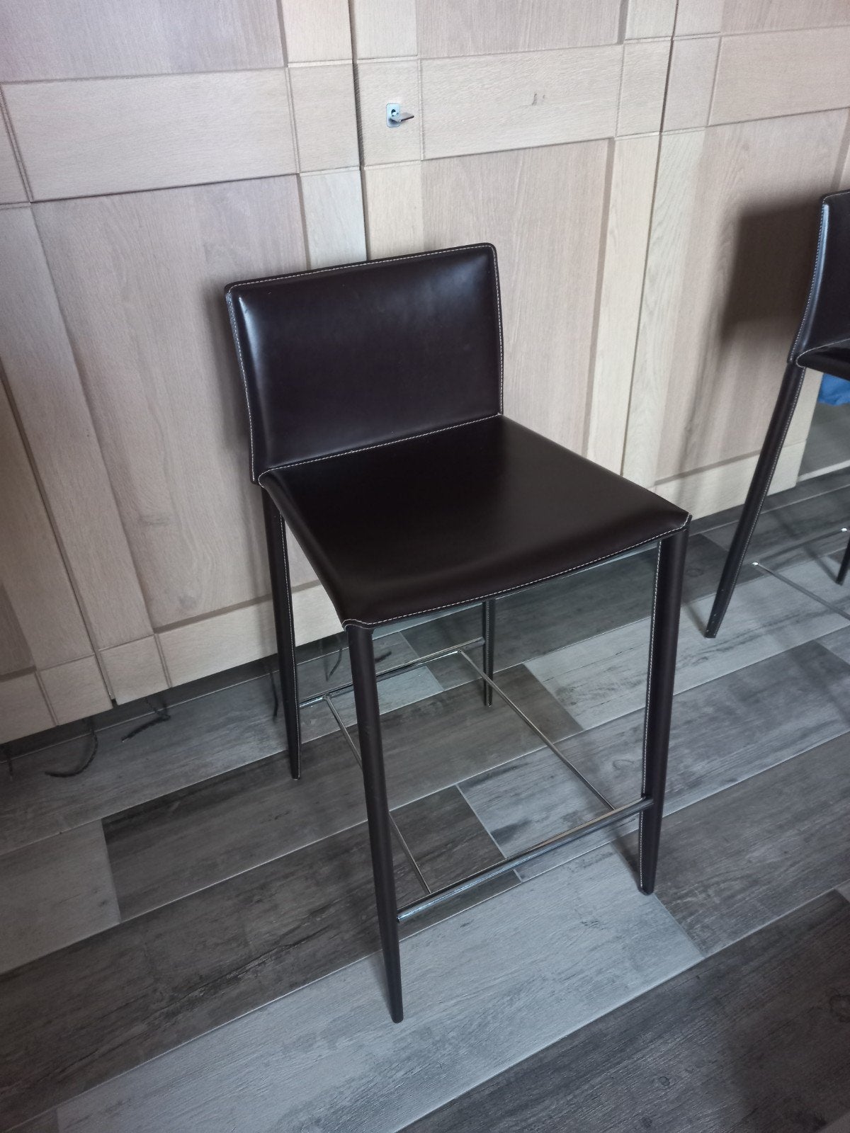 3 Bontempi leather bar stool, Huis en Inrichting, Ophalen