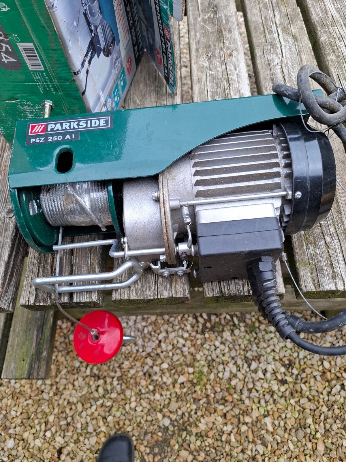 Electrische takel, Ophalen, Zo goed als nieuw