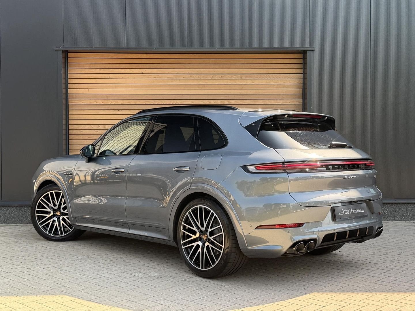 Porsche Cayenne 3.0 E-Hybrid Black Edition SportDesign PANO|, Auto's, Porsche, Cayenne, Zwart, 26 kWh, Hybride Elektrisch/Benzine