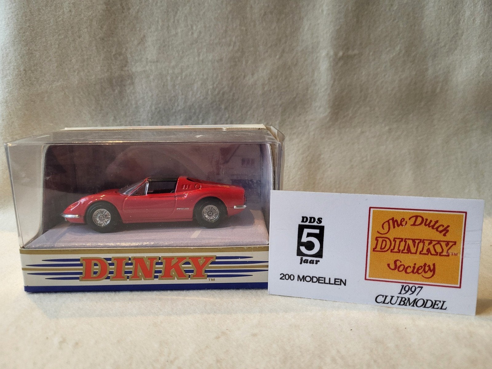 Boîte d'allumettes Dinky DY-24 1973 Ferrari Dino 246 GTS, Enlèvement ou Envoi, Matchbox