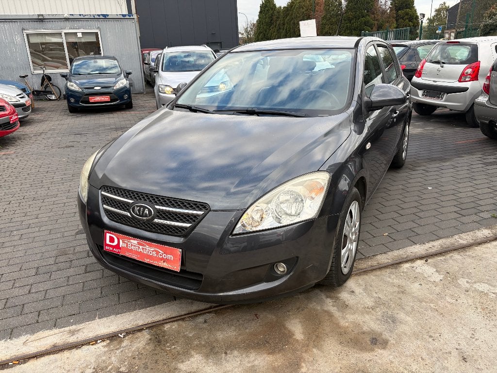 kia ceed essence, Auto's, 5 deurs, Electronic Stability Program (ESP), 85 kW, Zwart