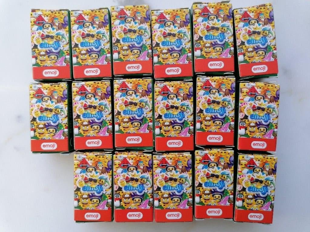 17 doosjes emojis aldi, Aldi, Ophalen of Verzenden