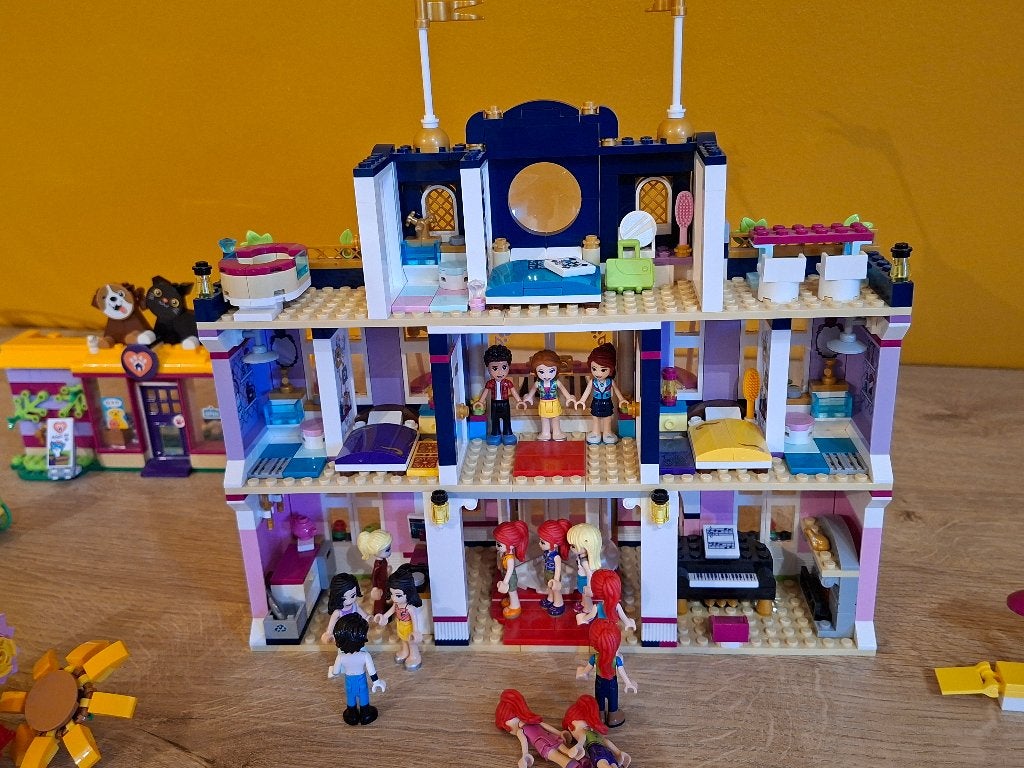Lego Friends Heartlake City Grand Hotel (41684), Complet, Lego, Ensemble complet, Friends
