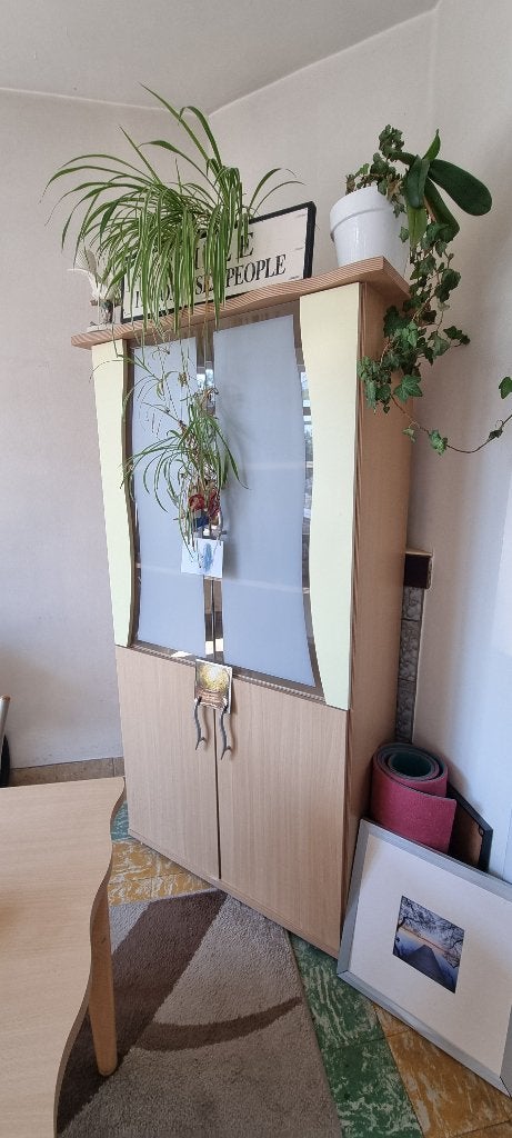 2 X kast  + tafel met 4 stoelen., Ophalen, Gebruikt, Met lade(s)