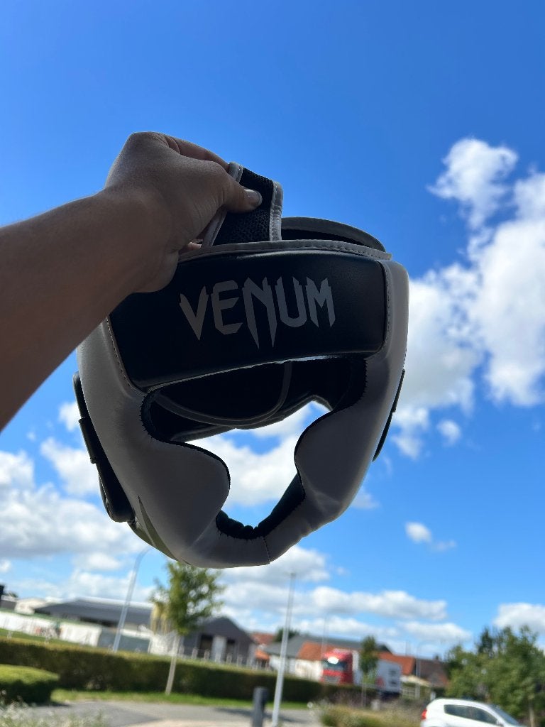 Protection de la tête Venum pour enfants, Sports & Fitness, Boxe, Enlèvement, Comme neuf, Casque de boxe