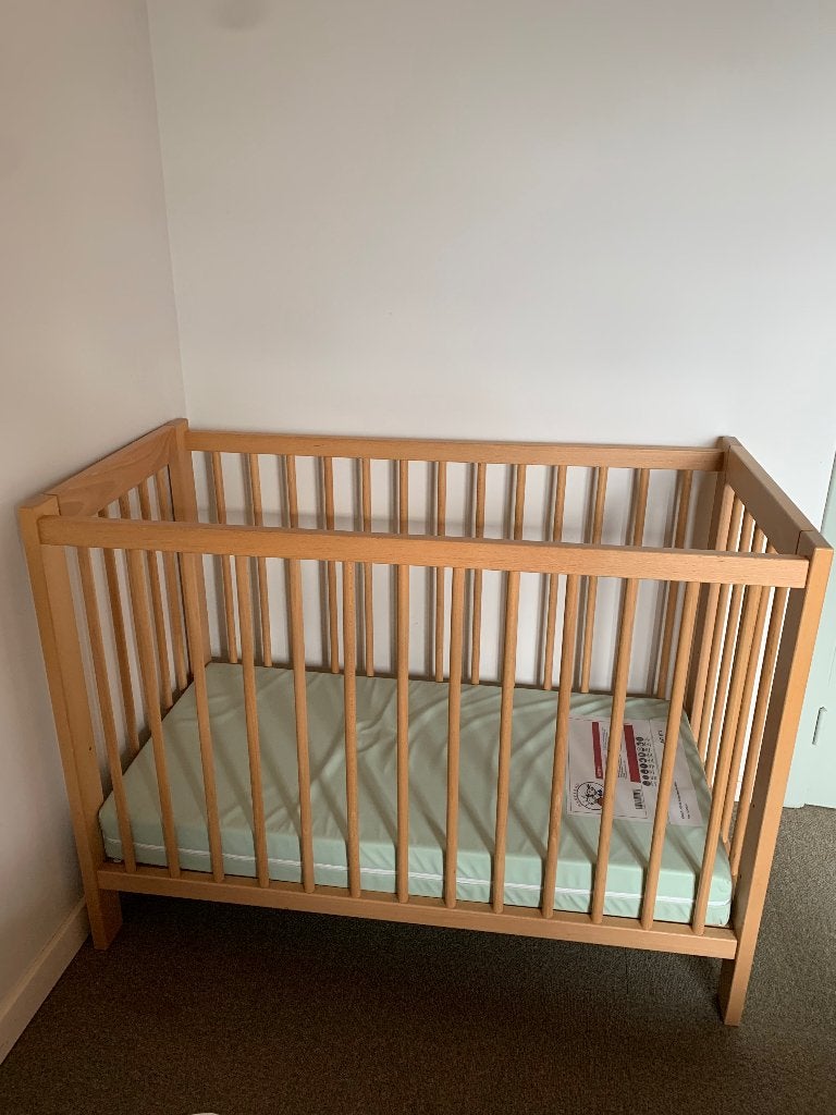 Baby bedje, Kinderen en Baby's, Babywiegjes en Ledikanten, Ophalen, Gebruikt, Ledikant