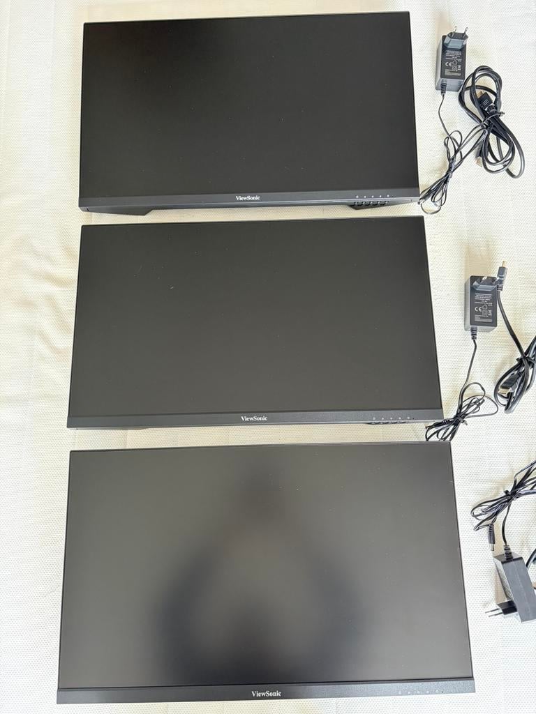 3 écanas| moniteurs pour pc, Informatique & Logiciels, Enlèvement, Utilisé