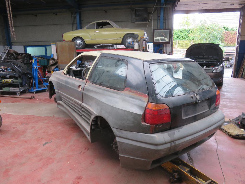 VW GOLF 2.7 VR6 ,,,slechts 6250 km  08/1992..., Autos, Achat, Entreprise, Boîte manuelle, Noir