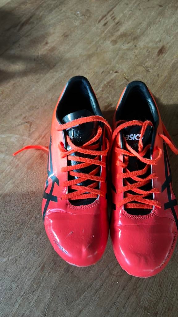 Spikes oasics jongens, Sport en Fitness, Ophalen, Gebruikt, Spikes, Hardlopen