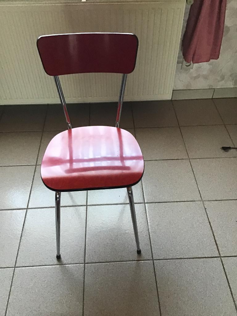 Vintage keukenstoelen met rode formica en tafel, Ophalen, Huis en Inrichting