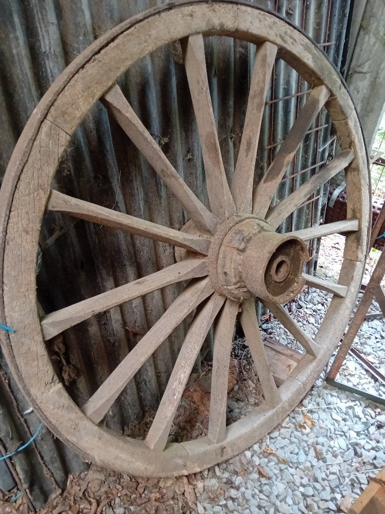 Anciennes roues en bois Meules  sur pied, Enlèvement, Utilisé