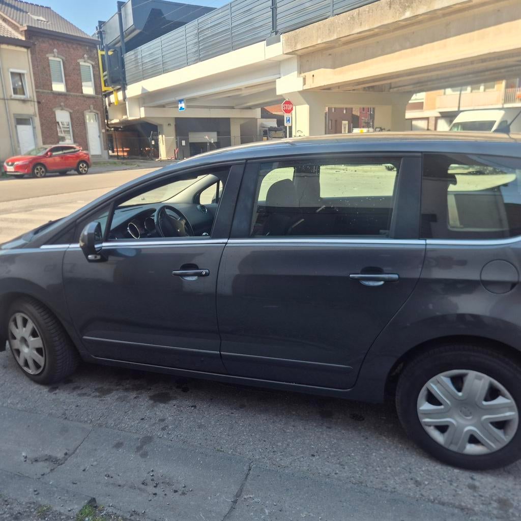 Peugeot 5008 1.6 HDI 2011  climatisation 230000 km 5 places, Achat, Boîte manuelle, Particulier, Tissu