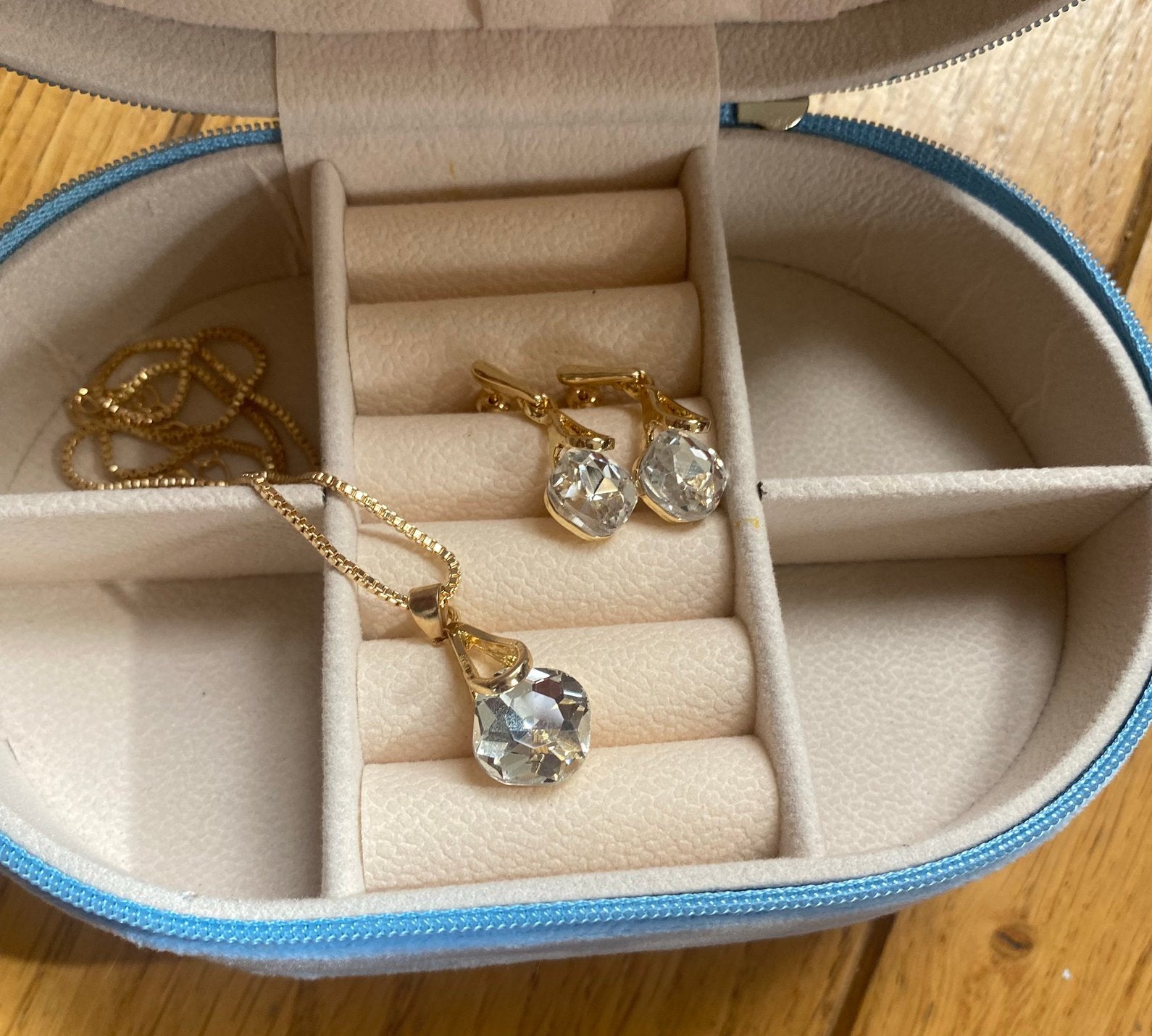 Nouvelle boîte à bijoux + pendentif et boucles d'oreilles, Enlèvement ou Envoi, Neuf