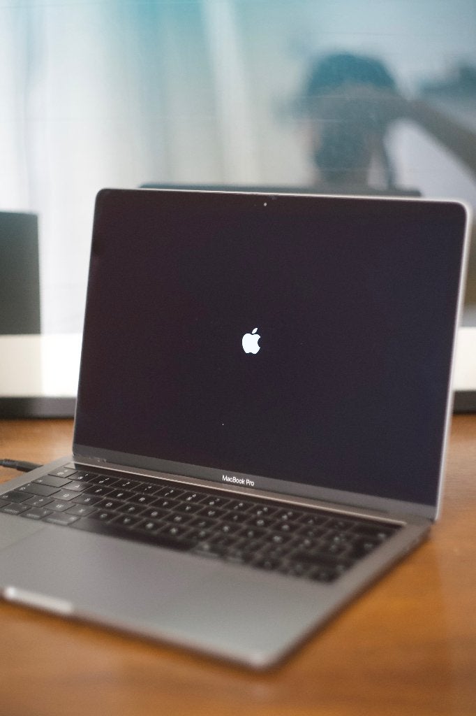 Macbook pro 2018 14" 16 go de ram 512 go de ssd, Computers en Software, Apple Desktops, Gebruikt, 2 tot 3 Ghz, SSD, Mac Pro