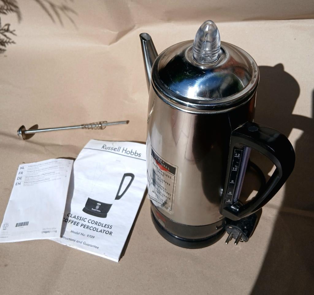 Nieuwe Russell Hobbs Classic Percolator - Model 9709, Electroménager, Cafetières, Neuf, Café moulu, Autres modèles, 10 tasses ou plus