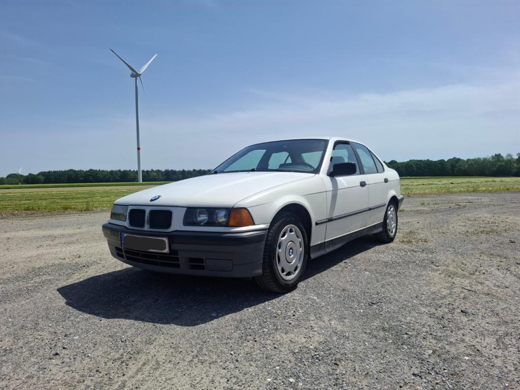 BMW 318i E36 1991 - automatique - oldtimer ancienne, Autos, BMW, Achat, 4 portes, 1200 kg, Automatique