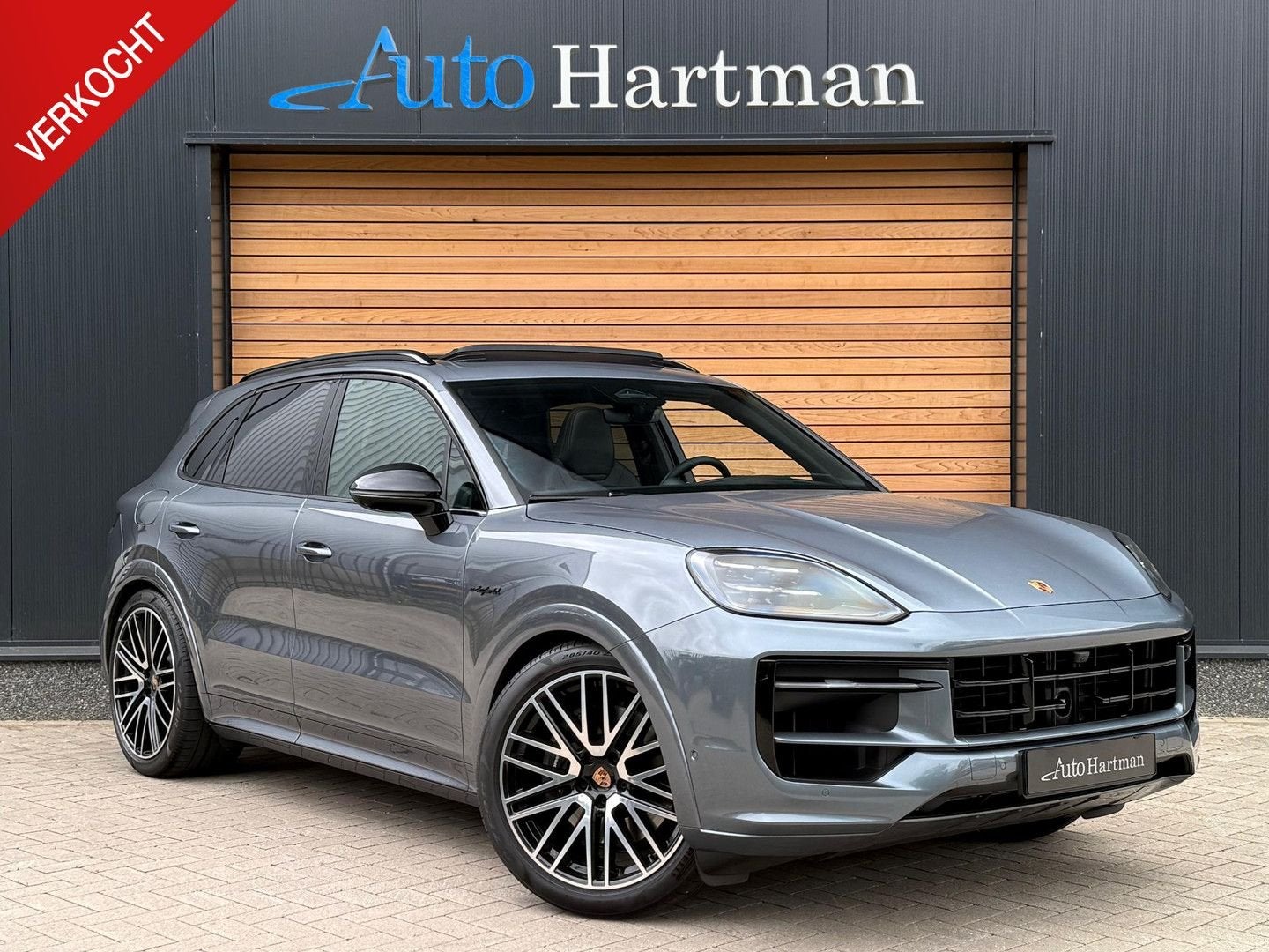 Porsche Cayenne 3.0 E-Hybrid Black Edition SportDesign PANO|, Auto's, Porsche, Cayenne, Zwart, 26 kWh, Hybride Elektrisch/Benzine