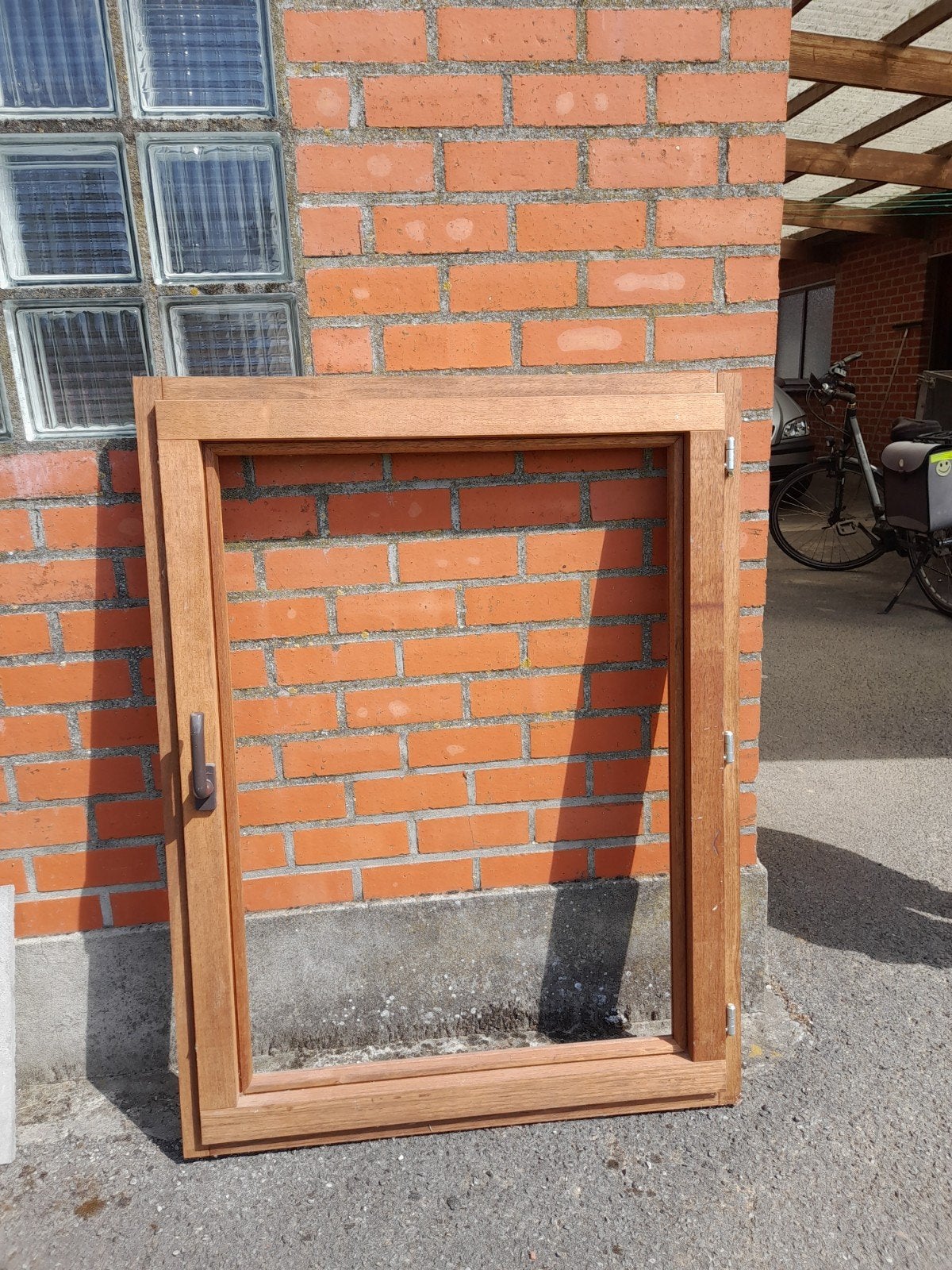Open vallend raam, Doe-het-zelf en Bouw, Raamkozijnen en Schuifdeuren, Ophalen, Hout, Raamkozijn
