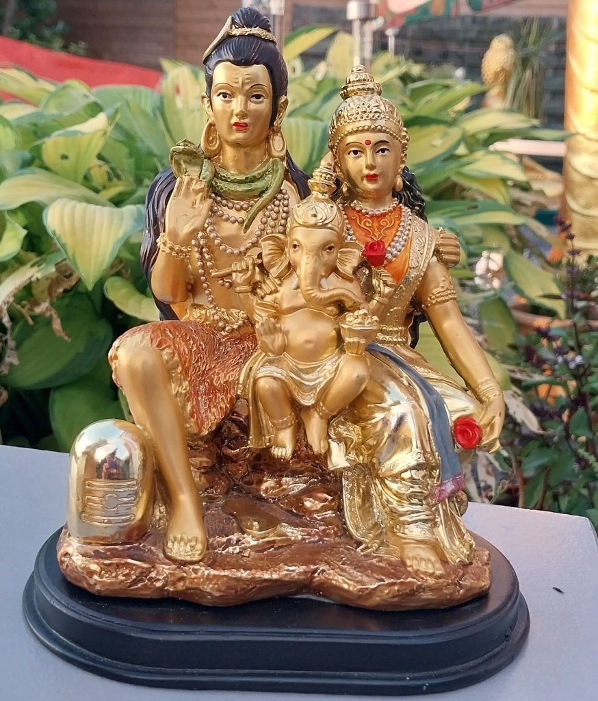 Beeld van Shiva, Parvati en Ganesha,God,buddha,boeddha,,, 20 cm, Nieuw, Ophalen of Verzenden, Gouden accenten