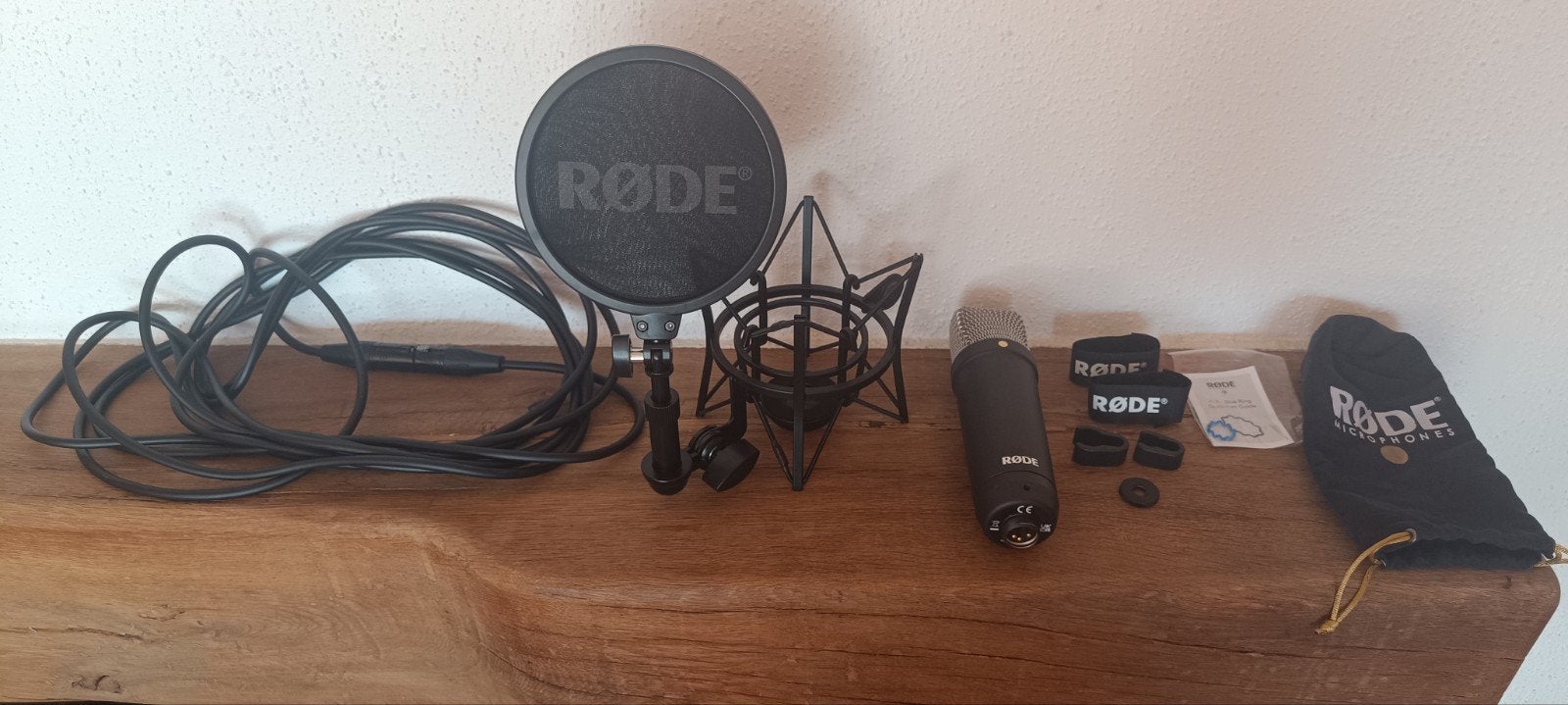 Microphone noir Red NT1 Signature - Parfait. Jamais utilisé., Musique & Instruments, Microphones, Enlèvement, Comme neuf, Micro studio