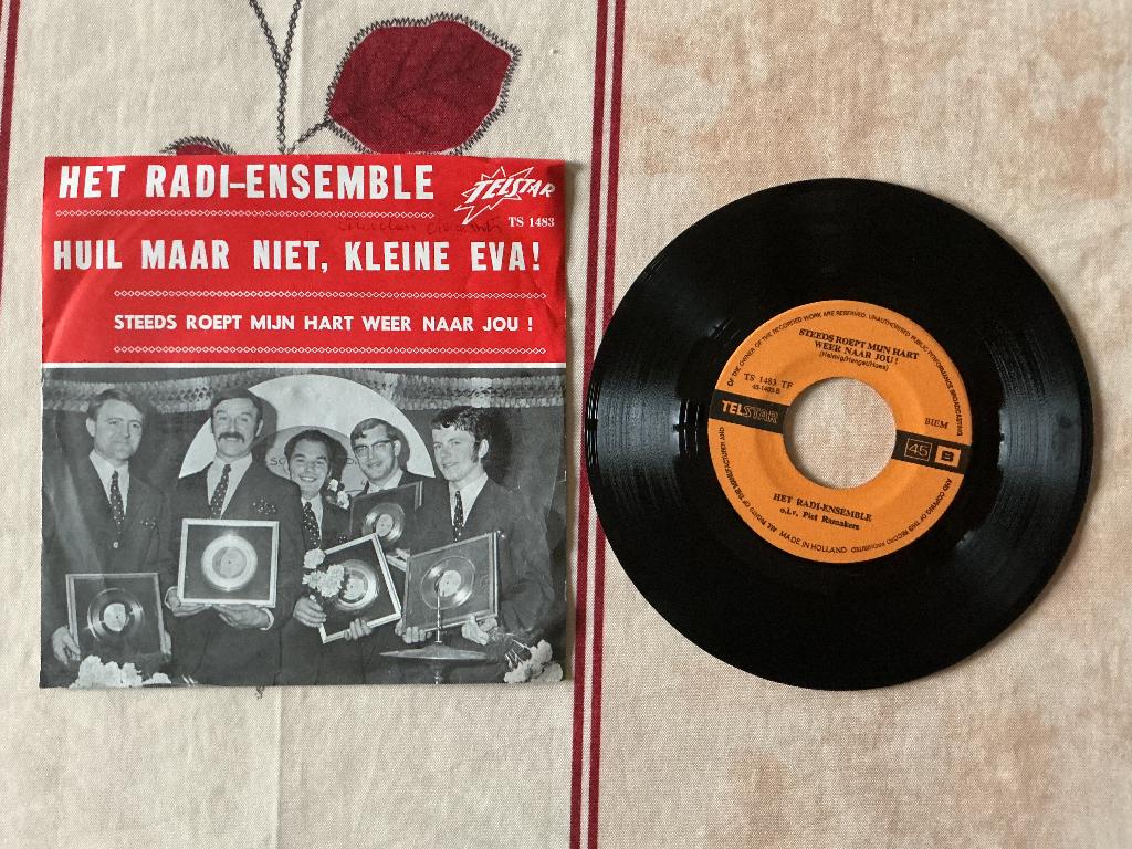 Het radi-ensemble: huil maar niet kleine Eva, Verzenden