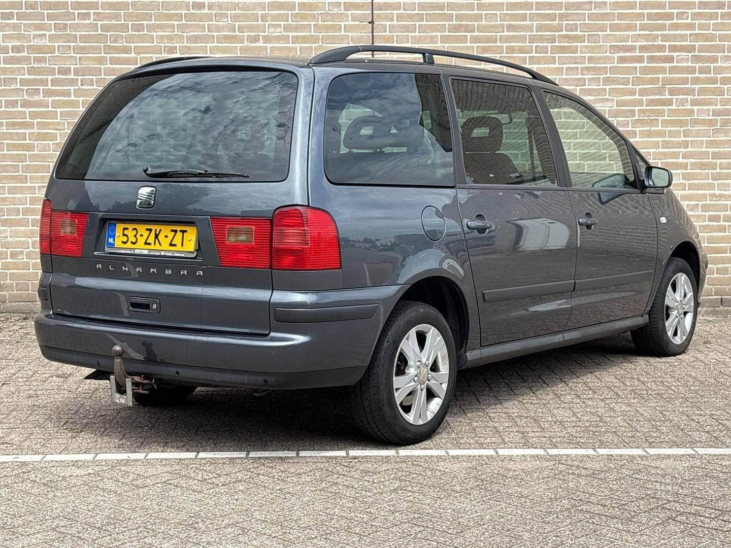 Seat Alhambra 1.8-20VT Stylance | Airco | Cruise | PDC | Tre, Automaat, Monovolume, Zwart, Bedrijf