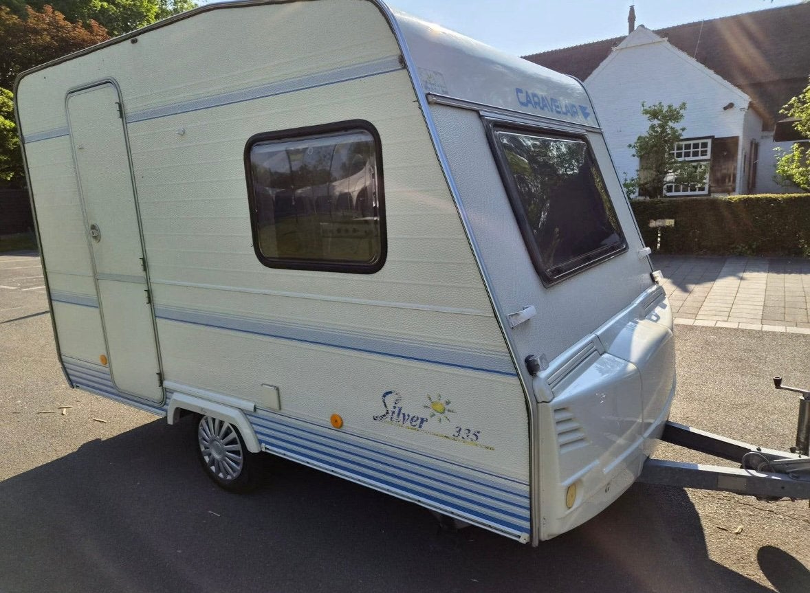 Caravan Caravelair Silver 335, keuringsvrij MTM 750kg., Particulier, Réfrigérateur, Lit fixe, Caravelair