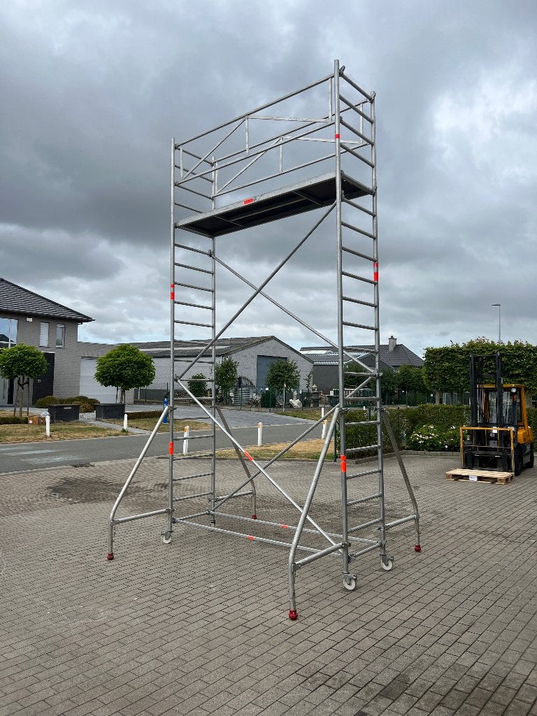 Rolsteiger aluminium 255x80x510, Ophalen, Zo goed als nieuw, Rolsteiger of Kamersteiger, 5 meter of hoger