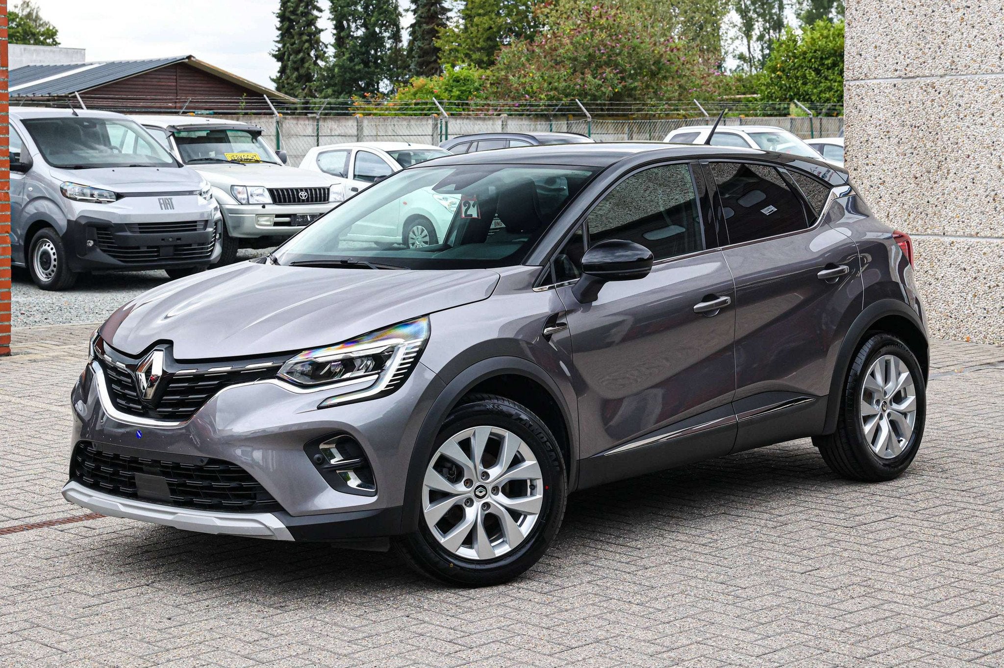 Renault Captur ACHTERUITRIJCAMERA*NAVIGATIE*CRUISE-CONTROLE*, Autos, Argent ou Gris, Achat, Euro 6, Entreprise