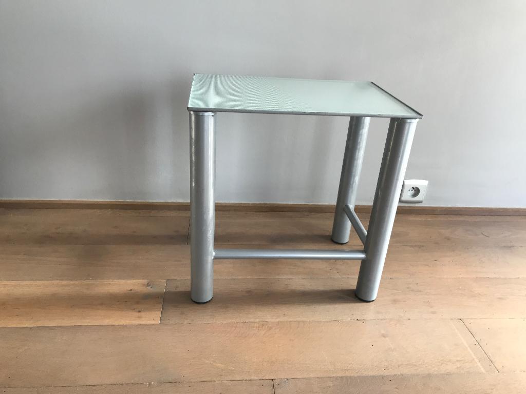 Table d'appoint en aluminium de haute qualité, Moins de 55 cm, Comme neuf, Enlèvement, Rectangulaire