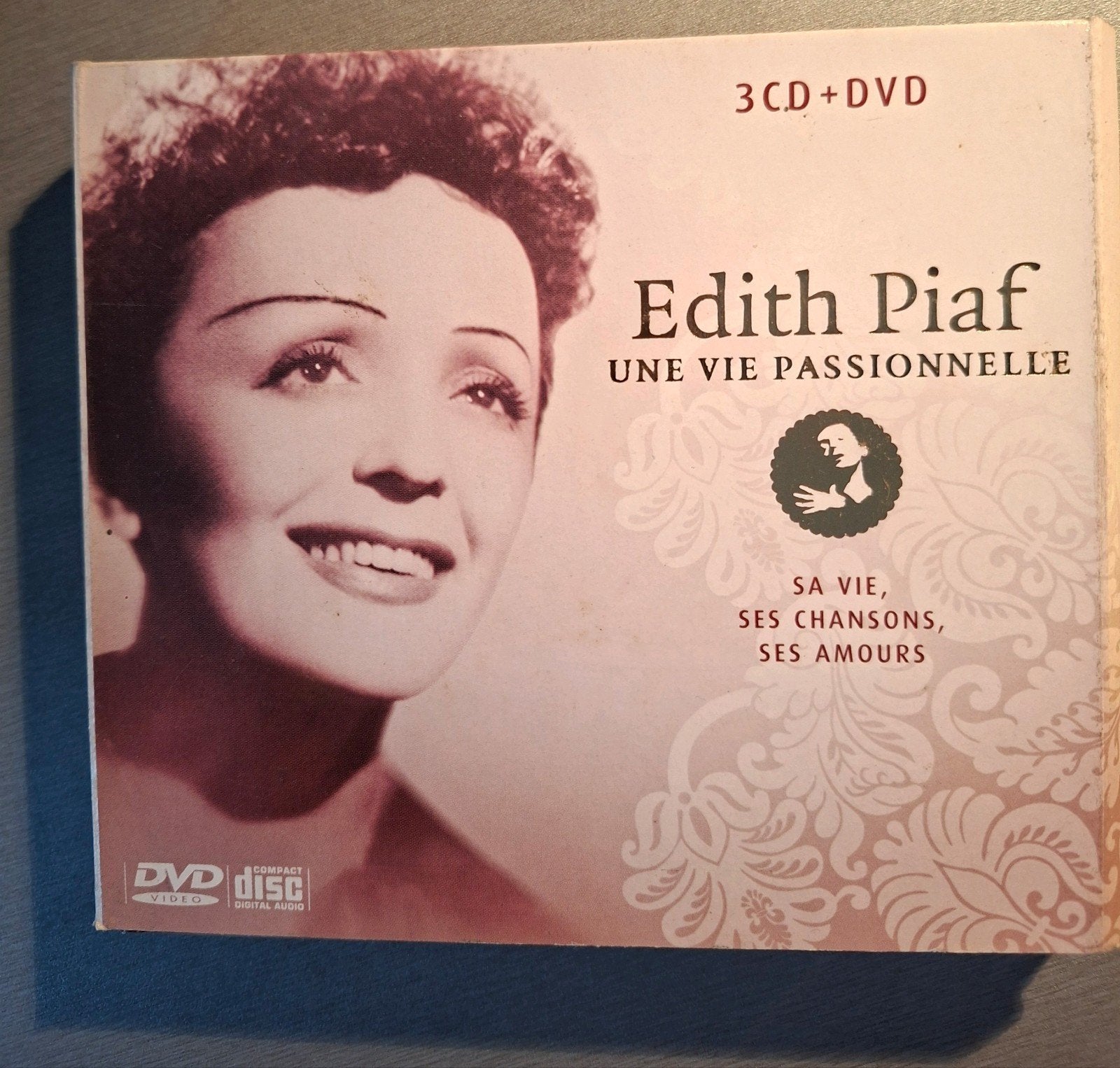 3cd/1dvd. Edith Piaf. Une vie Passionelle., Ophalen of Verzenden