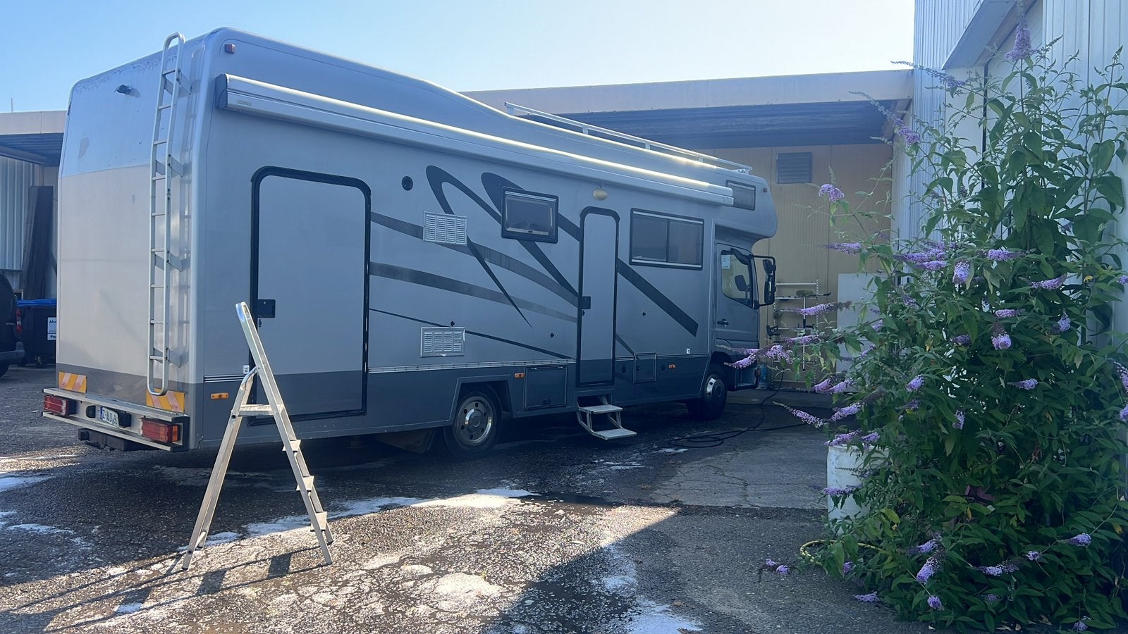Mercedes Atego 823 met grote garage, Caravans en Kamperen, Standaard zit, Alkoof, ABS, Particulier