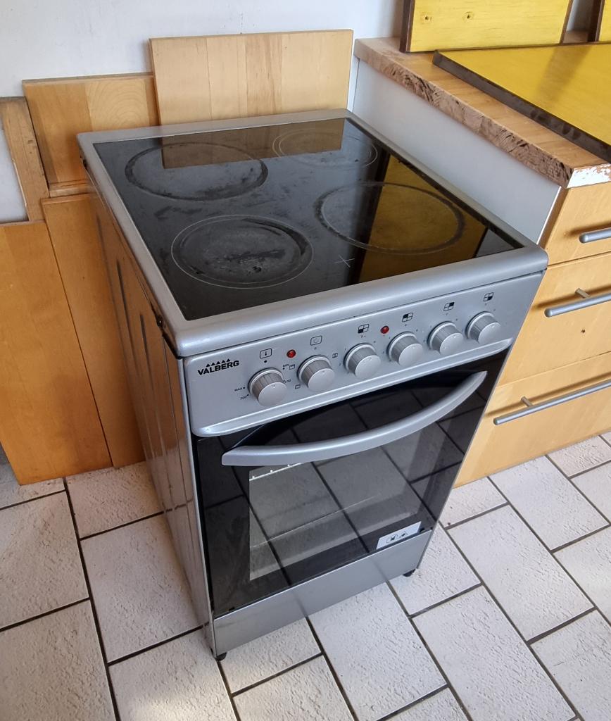 Cuisiniere vitrocéramique four, Electroménager, 4 zones de cuisson, Comme neuf, Enlèvement, Autoportant