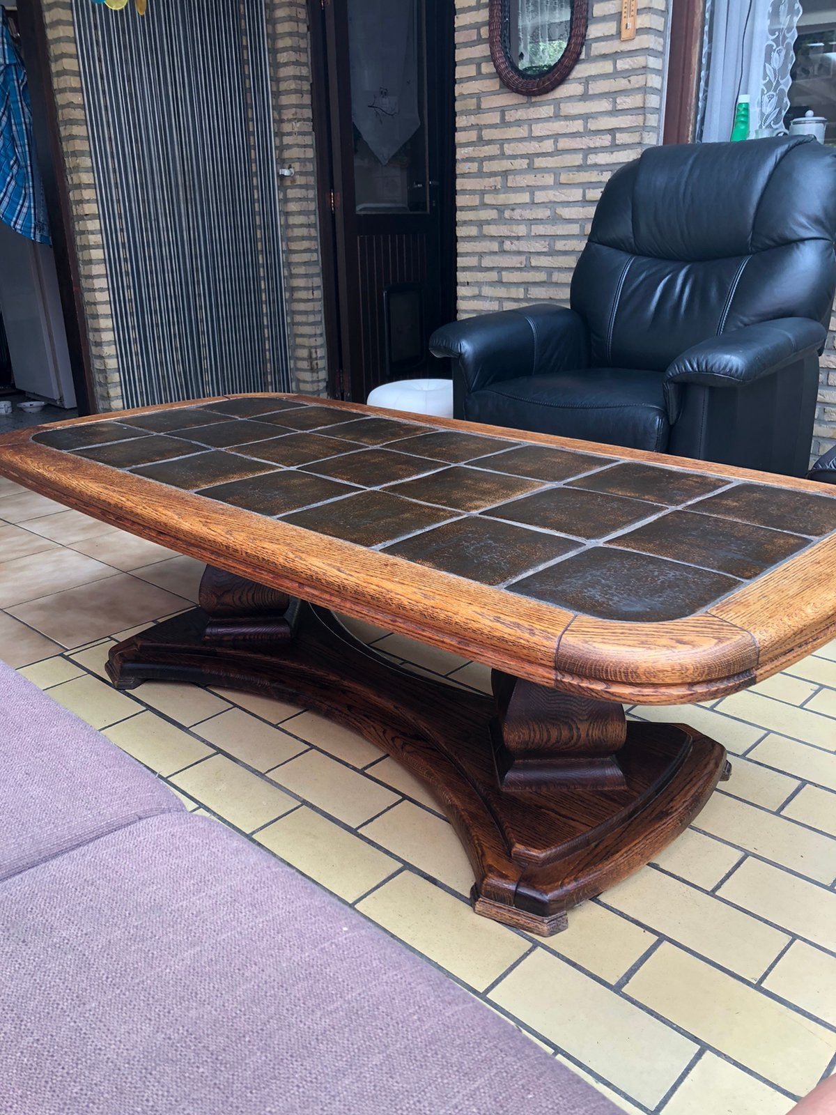 eiken salon tafel met bruine tegels. L 1m58,B75 cm, H50 cm, 50 – 75, Gebruikt, Eikenhout, 50 tot 100 cm